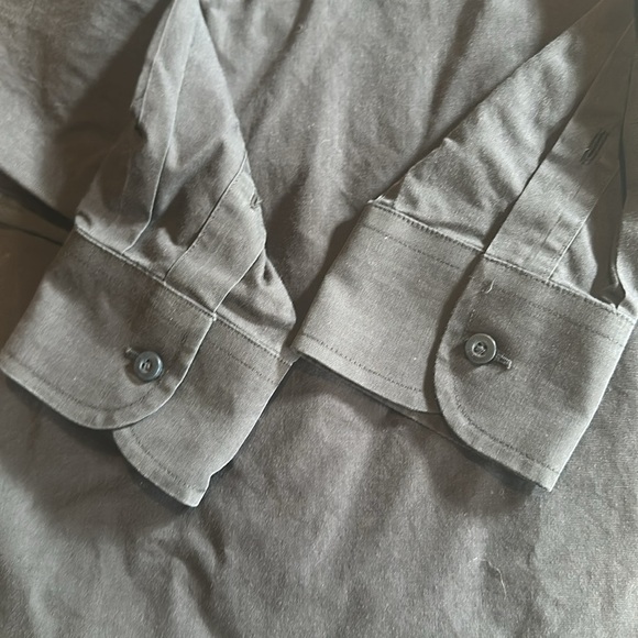 UNTUCK it Men's charcoal Black buttoned down shirt 100% cotton faded look - Picture 9 of 9